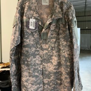 Defender NEW WITH TAGS Military Regular / Medium Jacket
